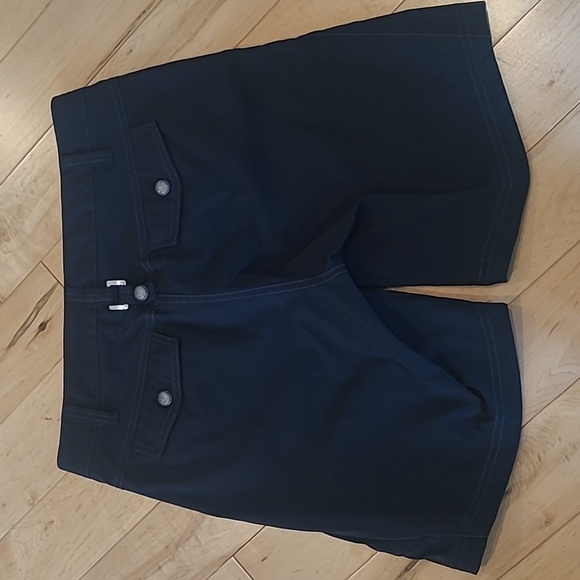 Athleta Dipper Shorts 9" Inseam - Picture 6 of 11